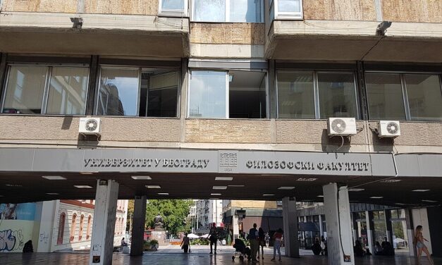 Danas: Egyedül volt az emeleten az egyetemista lány a tragédia pillanatában