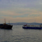 Mintegy 35 000 ember rekedt a hajókon a Perzsa-öbölben