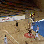 A játékosra zuhant a kosárszerkezet, a házigazdák szerint ő volt a hibás (videó)