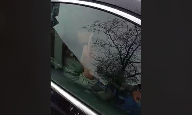 „Étel van a dobozban, menj az anyád picsájába, tűnj innen” (videó)