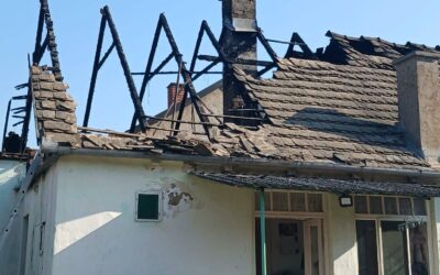 Leégett egy többgenerációs családi ház tetőszerkezete Óbecsén