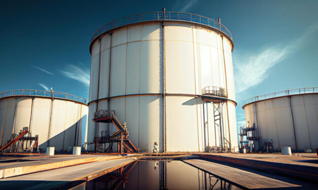 Izrael az iráni olajraktárakat támadta