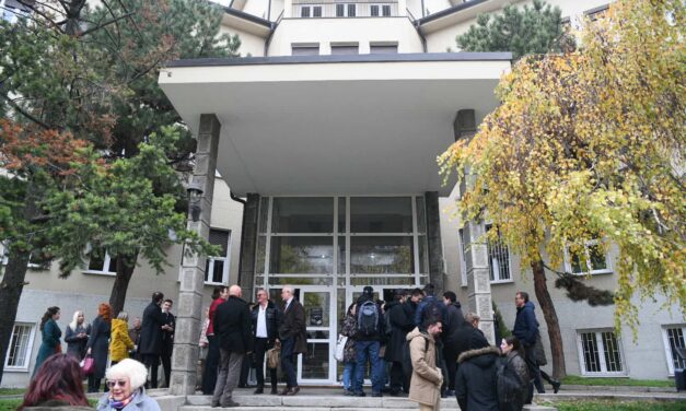 Lemondott a Belgrádi Orvostudományi Kar dékánja