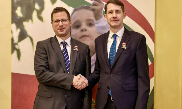 Pásztor: Nekünk lett igazunk – a színes forradalom kísérlete nem hozott jobb életet