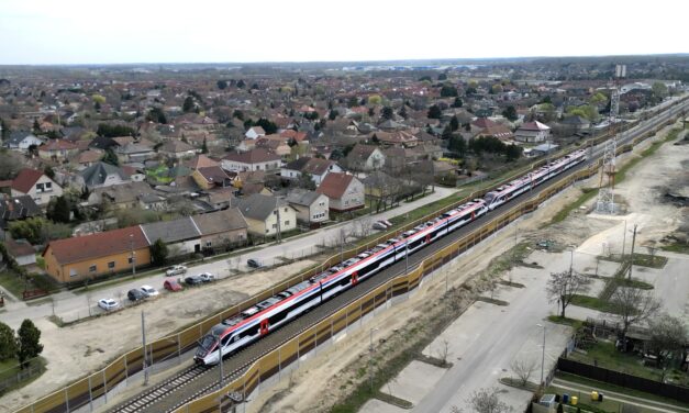 Megérkezett az első két Sólyom Budapestre