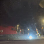 Nyitott sorompónál haladt át egy vonat a Budapest–Belgrád-vonalon