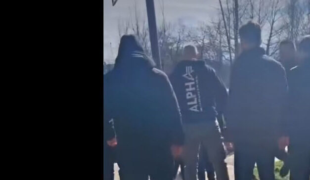 Megvertek egy egyetemistát, a mobil csapatokat is megtámadták (videó)