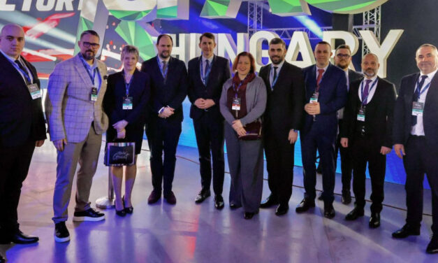 A nemzetárulás bajnokai