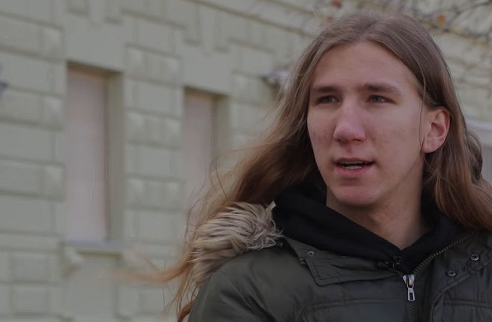 Nem engedték be az újvidéki Mága-koncertre az édesanyjával érkező egyetemistát