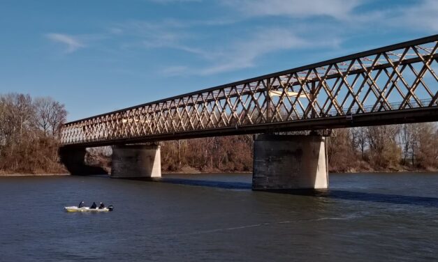 A Tiszába akarja vetni magát egy férfi
