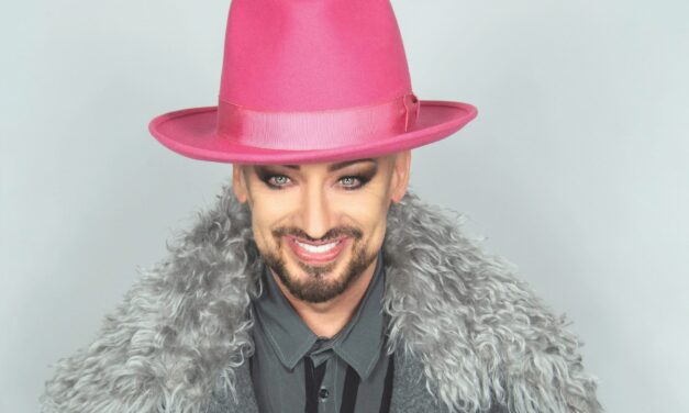 A legendás Boy George is versenyezni fog az Eurovízión