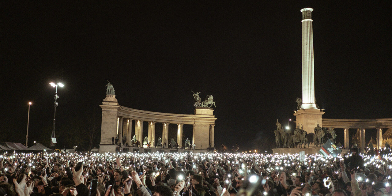 Soha még ilyen hangosan nem zúgott a „mocskos Fidesz”