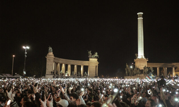 Soha még ilyen hangosan nem zúgott a „mocskos Fidesz”