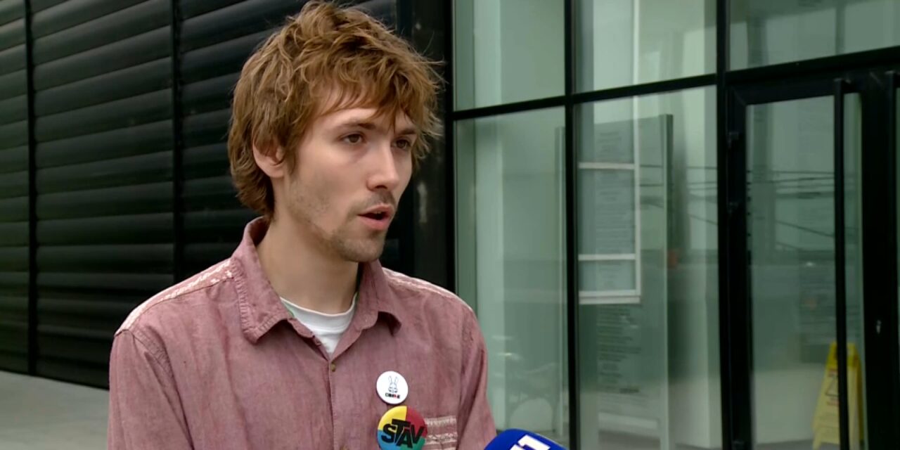 „Addig vertek, amíg el nem törték az arccsontomat, és ki nem mondtam: Ácó az elnök”