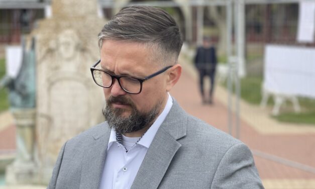 Juhász Bálint: A vajdasági magyar közösség érdeke, hogy a magyar kormányzattal együttműködjön