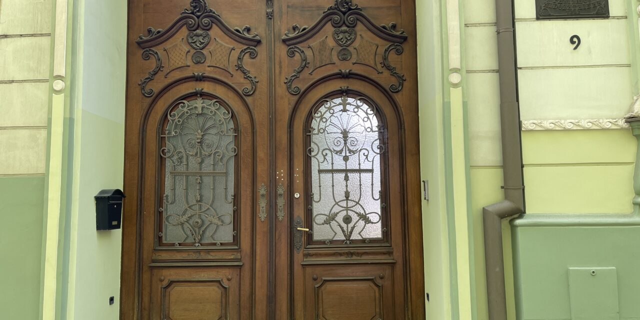 Az elnök nem nyilatkozik, az MNT első embere nem tud információval szolgálni a 660 ezer eurós támogatásban részesült civil szervezetről