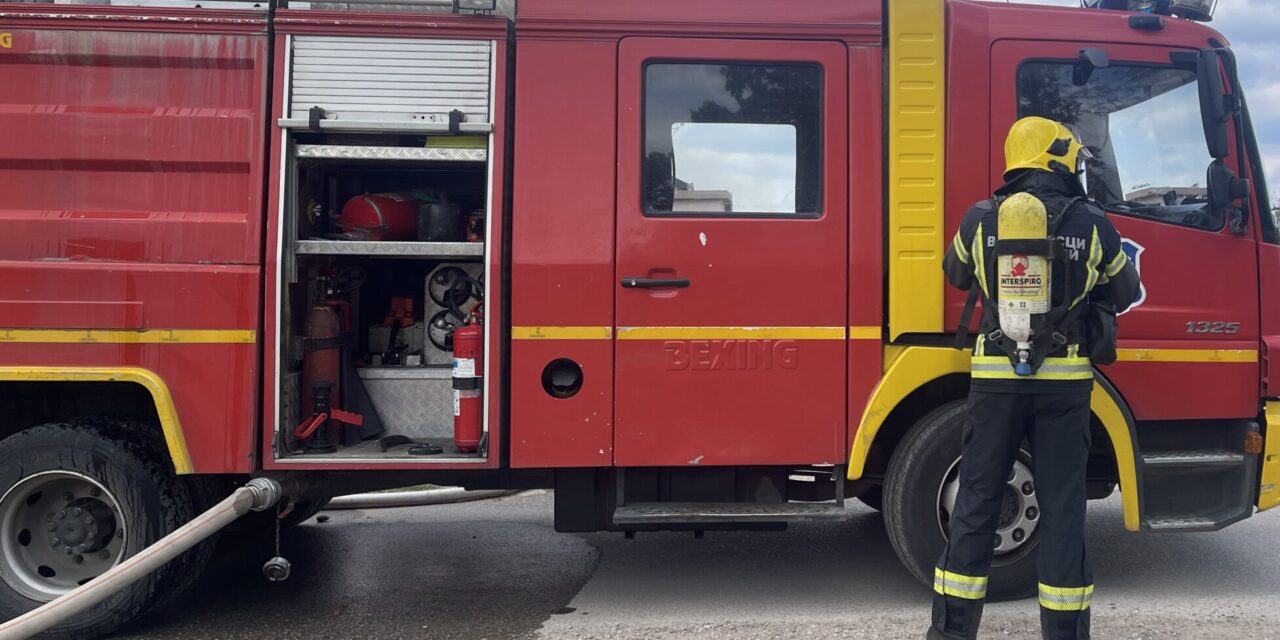 Tűz volt a Topolyai-tónál, horgászstégek is égtek