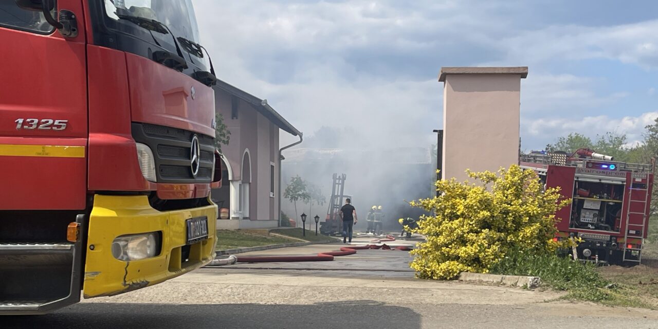 <span class="entry-title-primary">Robbanás és nagy tűz volt Szabadkán</span> <span class="entry-subtitle">Sérültje nincs a balesetnek</span>