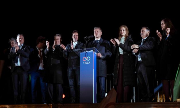 A magyar közszolgálati televízió nem is közölte Magyar Péter győzelmi beszédét