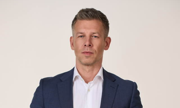 Az orbáni oligarchák tízmilliárdos értékben utalják ki a pénzt távoli országokba Magyar Péter szerint