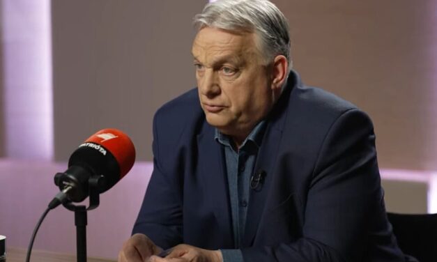 „Azzal, hogy Orbán nem ül be a parlamentbe, megint azokat csapja be, akik rá szavaztak”