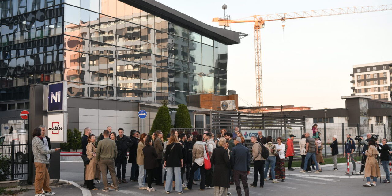 Tiltakoznak az N1 dolgozói az igazgató felmentése miatt