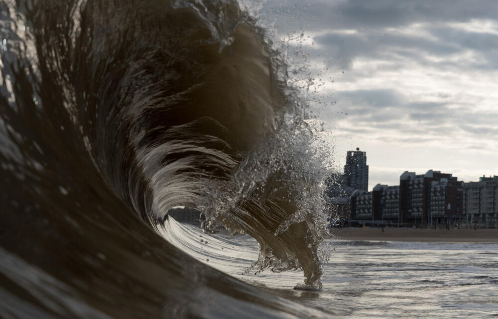 Pusztító földrengés sújtotta Japánt: Sürgős szökőárriadót adtak ki