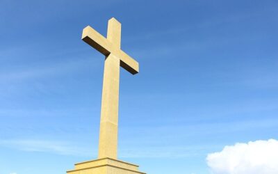 Mintegy tizennégy méter magas keresztet épít a minisztérium