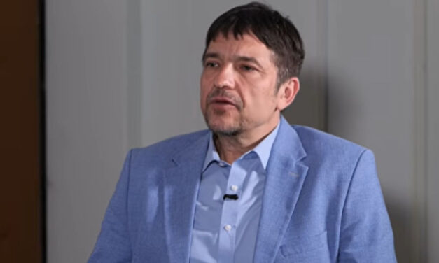 Korhecz: A Csacsilend egy üzenet volt, hogy a félkatonai alakulat hajlandó fegyverrel is védeni a hatalmat