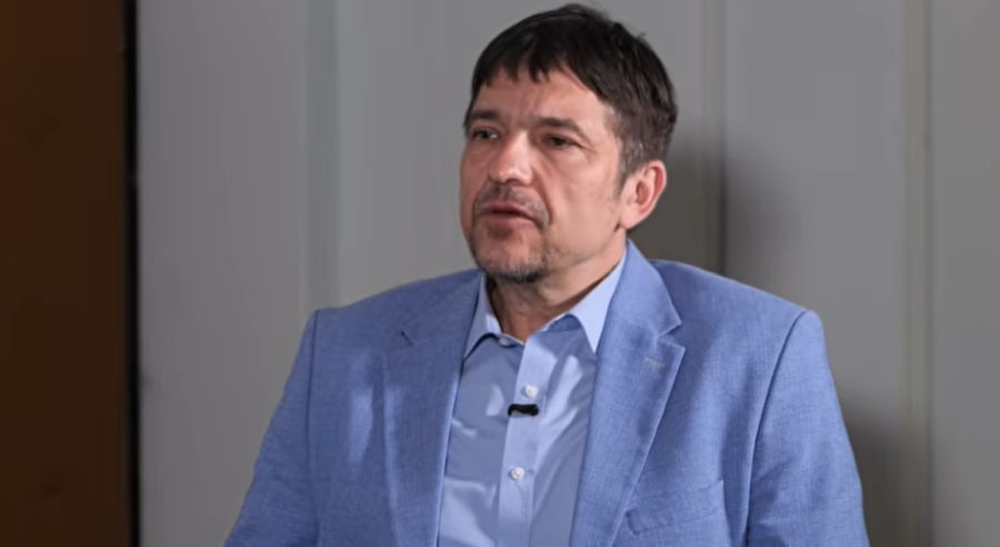 Korhecz: A Csacsilend egy üzenet volt, hogy a félkatonai alakulat hajlandó fegyverrel is védeni a hatalmat