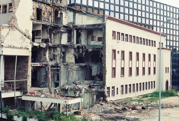 27 éve, hogy találat érte a köztévé épületét  