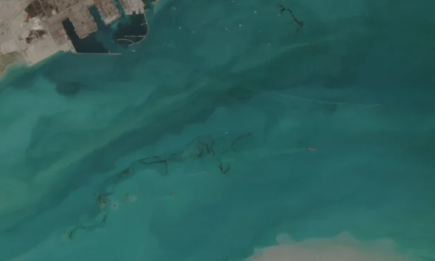 A háború során keletkezett olajfoltok az űrből is láthatók