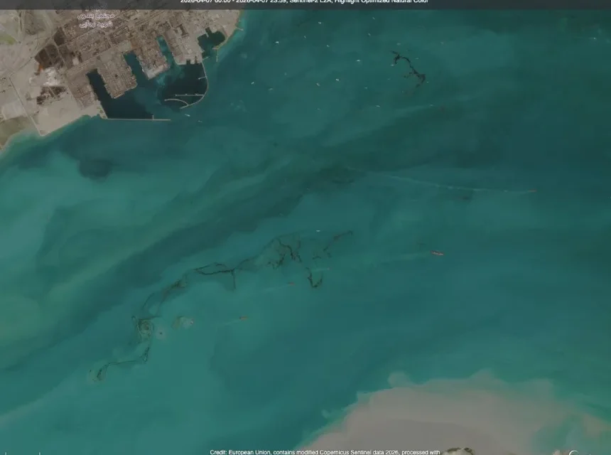 A háború során keletkezett olajfoltok az űrből is láthatók