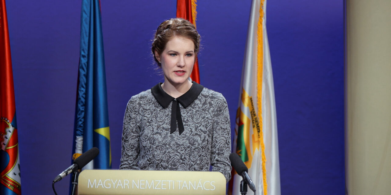 <span class="entry-title-primary">Pásztor feleségének nem tetszett, ahogy a Magyar Szó idézte az MNT-ülésen elmondott beszédét</span> <span class="entry-subtitle">Ennek hangot is adott</span>