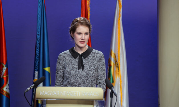 Pásztor feleségének nem tetszett, ahogy a Magyar Szó idézte az MNT-ülésen elmondott beszédét