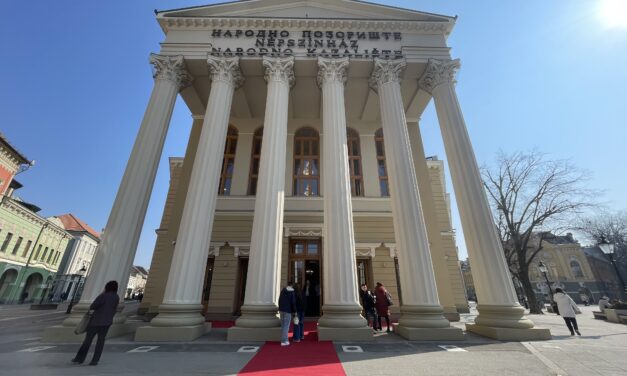 <span class="entry-title-primary">Szabadkai Népszínház: A legnagyobb kihívás az épület fenntartása lesz</span> <span class="entry-subtitle">Április 2-ától kapható a Családi Kör legújabb száma – lapszemlénk következik</span>