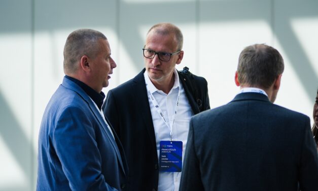 Tarr: Alapvető változásokat várunk el az anyaországi források felhasználásának átláthatósága és hatékonysága terén