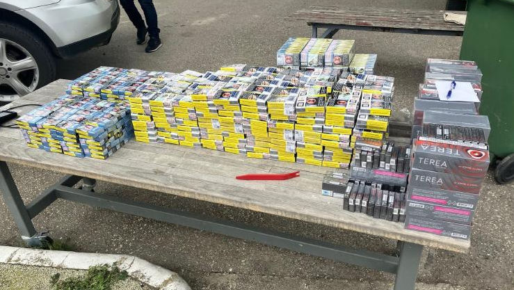 A tiszaszigeti határáteklőn bukott le 30 ezer hevítőrúddal és cigarettával