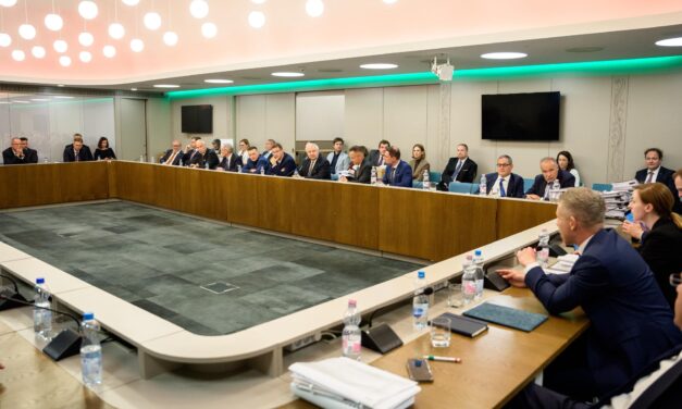 Magyar Péter így osztotta ki a leköszönő kormánytagokat (videóval)
