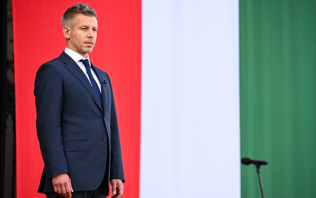 Macut gratulált Magyar Péternek