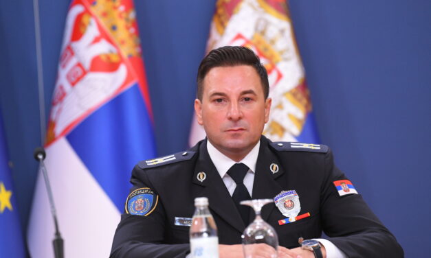 Őrizetbe vették a belgrádi rendőrség vezetőjét, Veselin Milićet