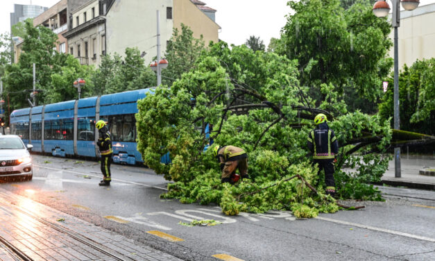 Vihar tombolt Zágrábban, egy személy megsérült