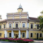 A tiltakozó egyetemisták arra kérik az adaiakat, hogy szavazzanak a helyi járulék ellen