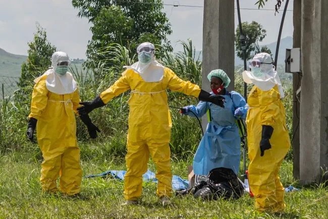 Kongóban felgyújtottak egy ebolakezelő központot, a fertőzött betegek megszöktek