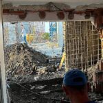 Beomlott egy épület fala Újvidéken, a beton bezúdult egy család lakásába (videóval)