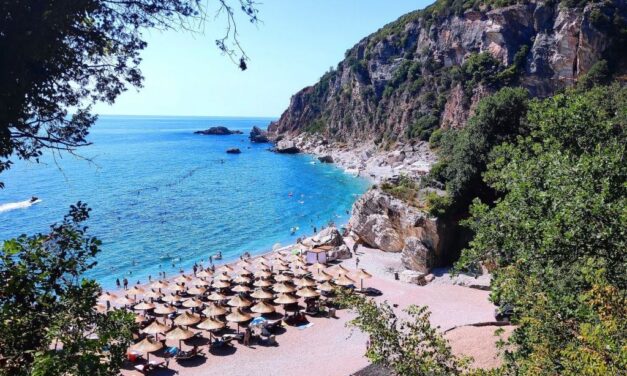 Egy rejtett gyöngyszem Budva és Petrovac között