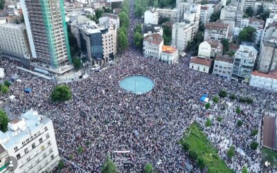 A rendőröknek meg kell jelenniük a tüntetésen, ha meg akarják tartani az állásukat