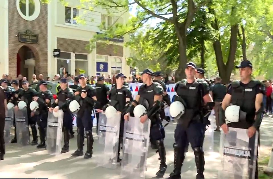 Pattanásig feszült a helyzet Kúlán (videó)
