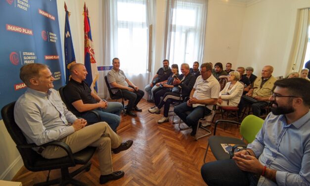 Stefanović Szabadkán: Arra kérem Magyar Pétert, hozza nyilvánosságra a vasútépítés titkos szerződéseit!