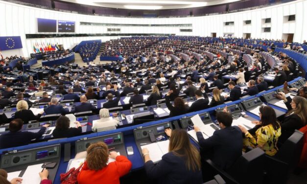 Horvát EP-képviselő: Csak háborús kártérítés után lehessen EU-tag Szerbia és Montenegró